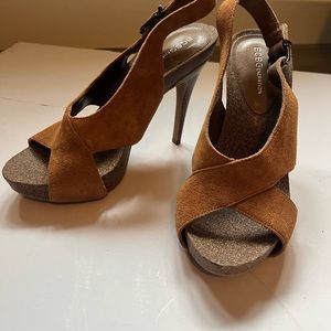 BCBGeneration NWOT, suede slingback platform heels.